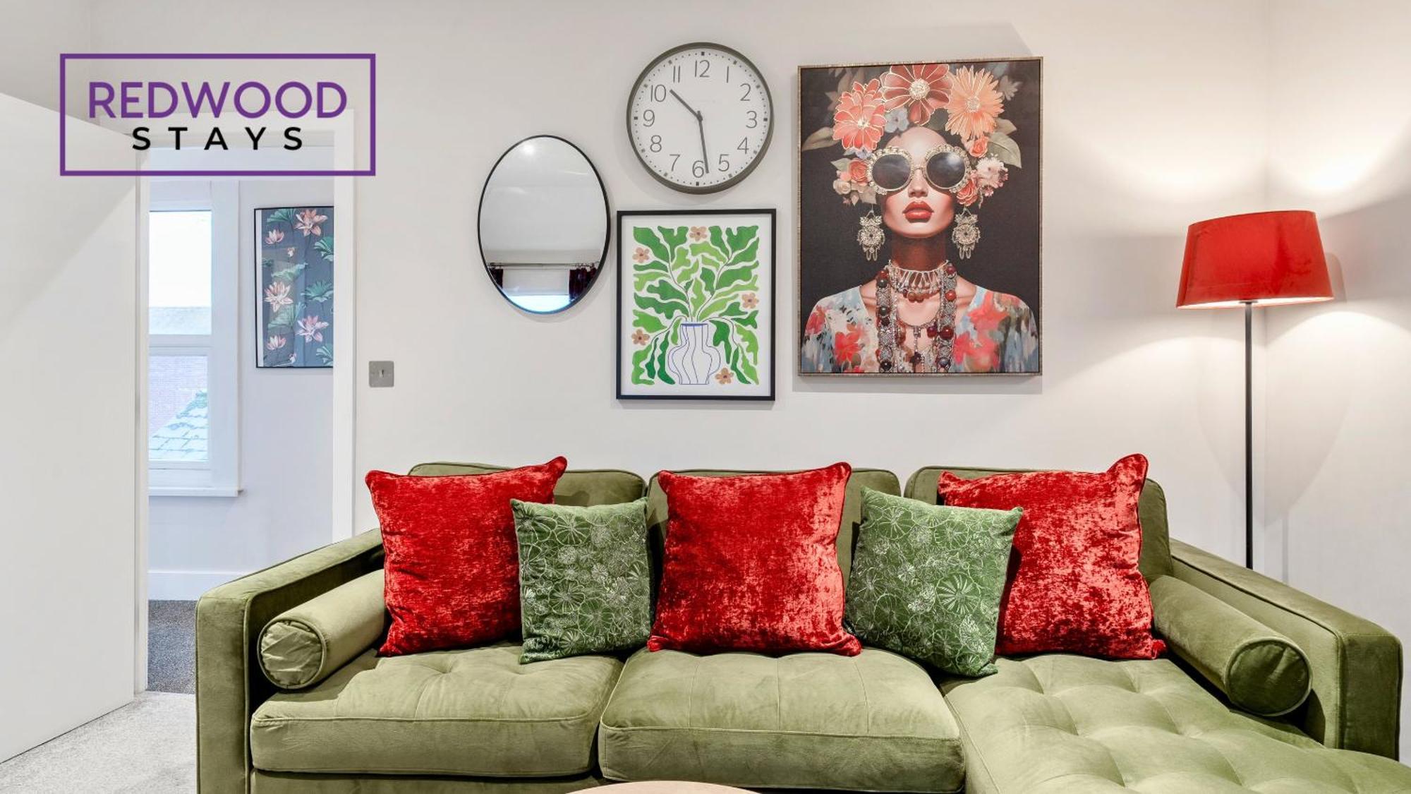Newly Refurbished Everest Lodge Serviced Apartments For Contractors & Families, Free Wifi & Netflix By Redwood Stays Farnborough  Ngoại thất bức ảnh