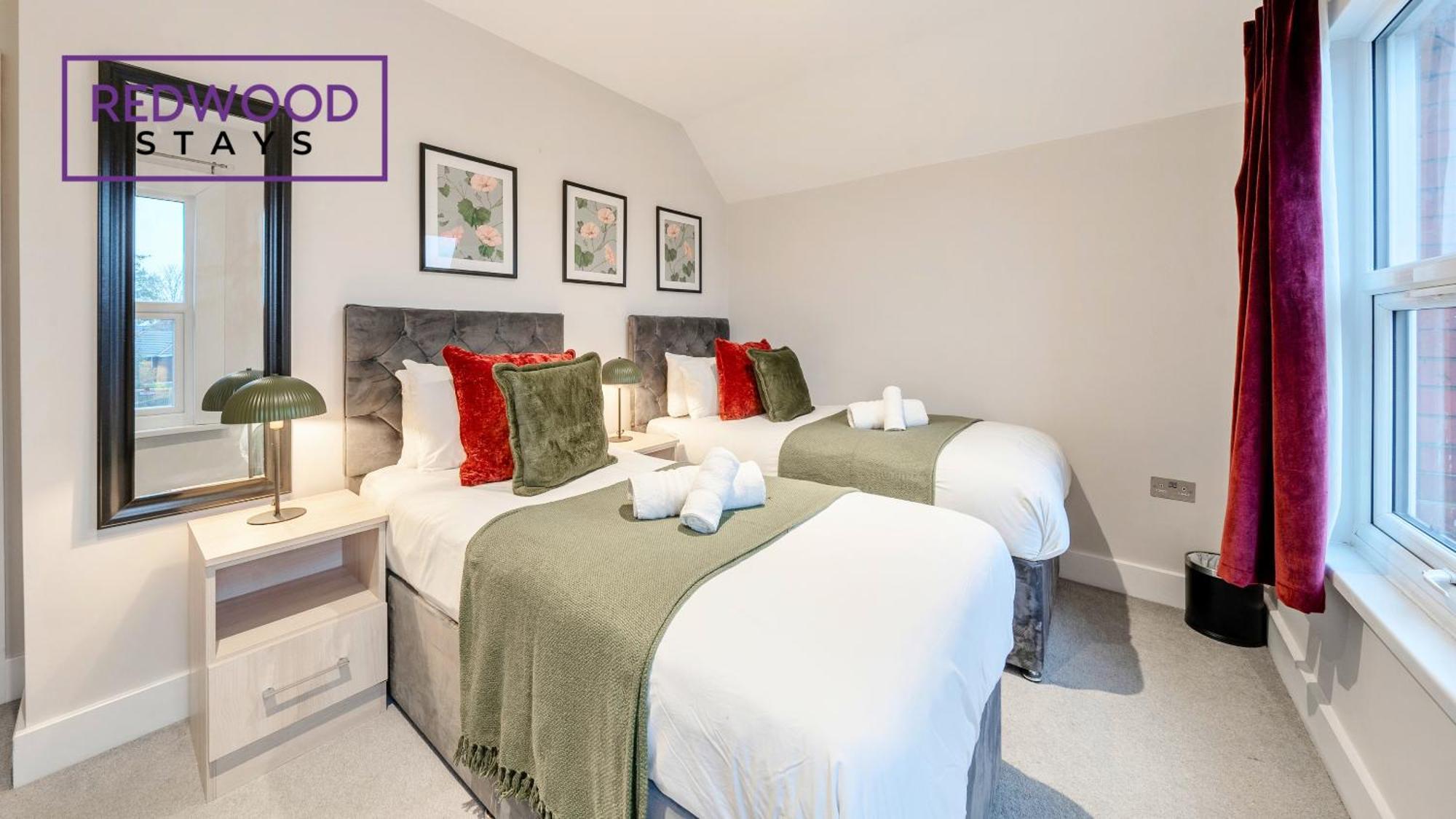Newly Refurbished Everest Lodge Serviced Apartments For Contractors & Families, Free Wifi & Netflix By Redwood Stays Farnborough  Ngoại thất bức ảnh